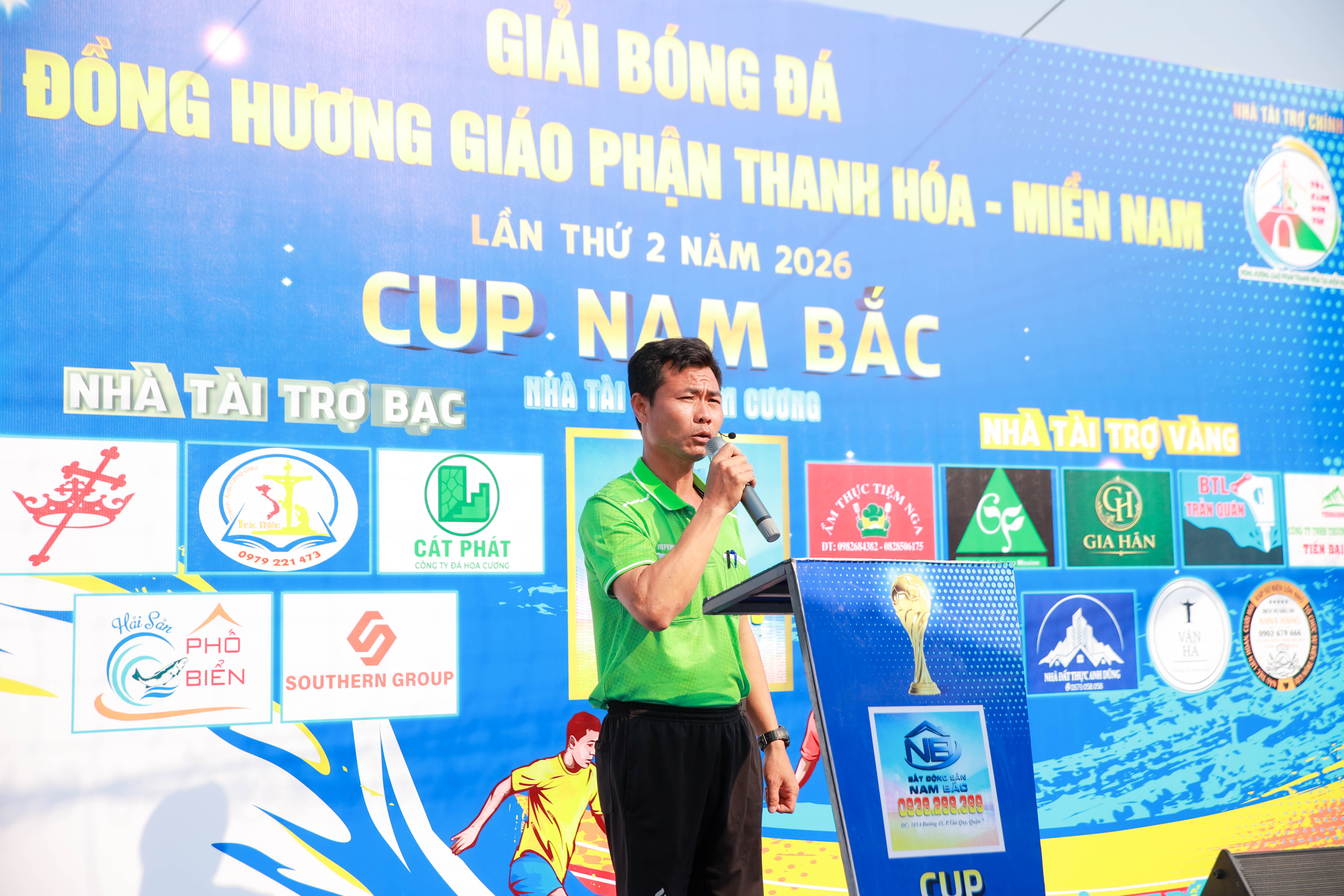 Đại diện tổ trọng tài tuyên thệ điều hành công bằng