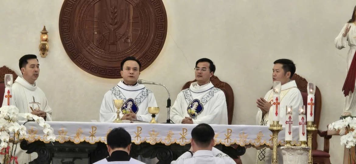 Hoạt Động Bác Ái